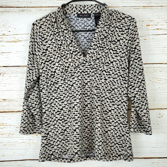 Axcess Tops - Axcess V Neckline Top